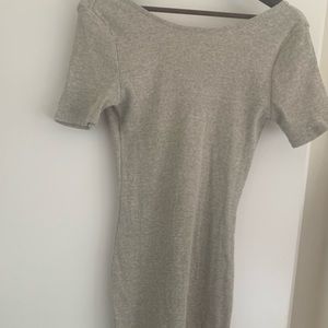 Just live this 100 percent cotton dress wore it twice Lovely fit and feel Slim